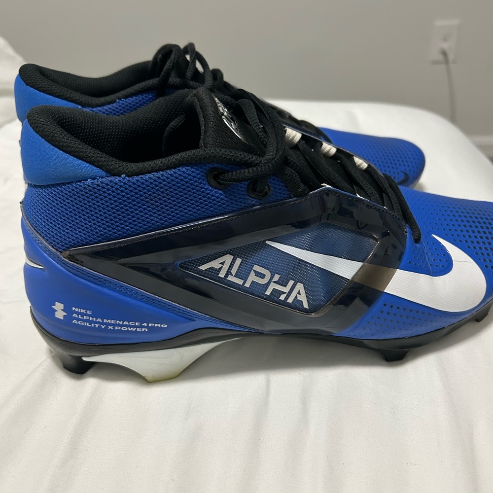 Nike men’s size 12 Alpha Blue football Cleats